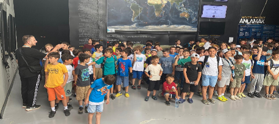 Öğrenciler 17 Ağustos Deprem Müzesinde Bilinçleniyor.