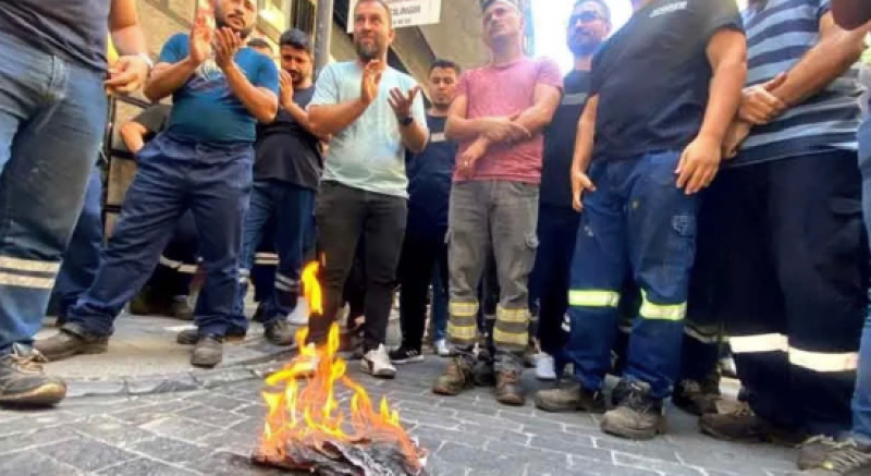 Maden İşçileri Bodro Yakarak TİS'i Protesto Etti.