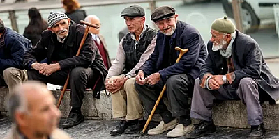 Emekliler Acil Çözüm İçin Meclis Açılışını Bekliyor.