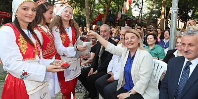 Hıdırellez Coşkusu Bahar Türküleriyle Gelerek İzmit’i Sardı. 